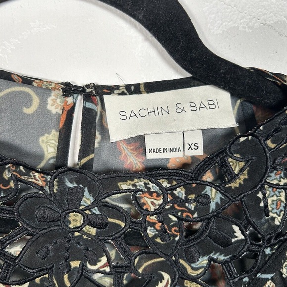 Sachin & Babi Women's Dylan Printed Cutwork Top Blouse Size XS Floral Boho - Picture 4 of 10